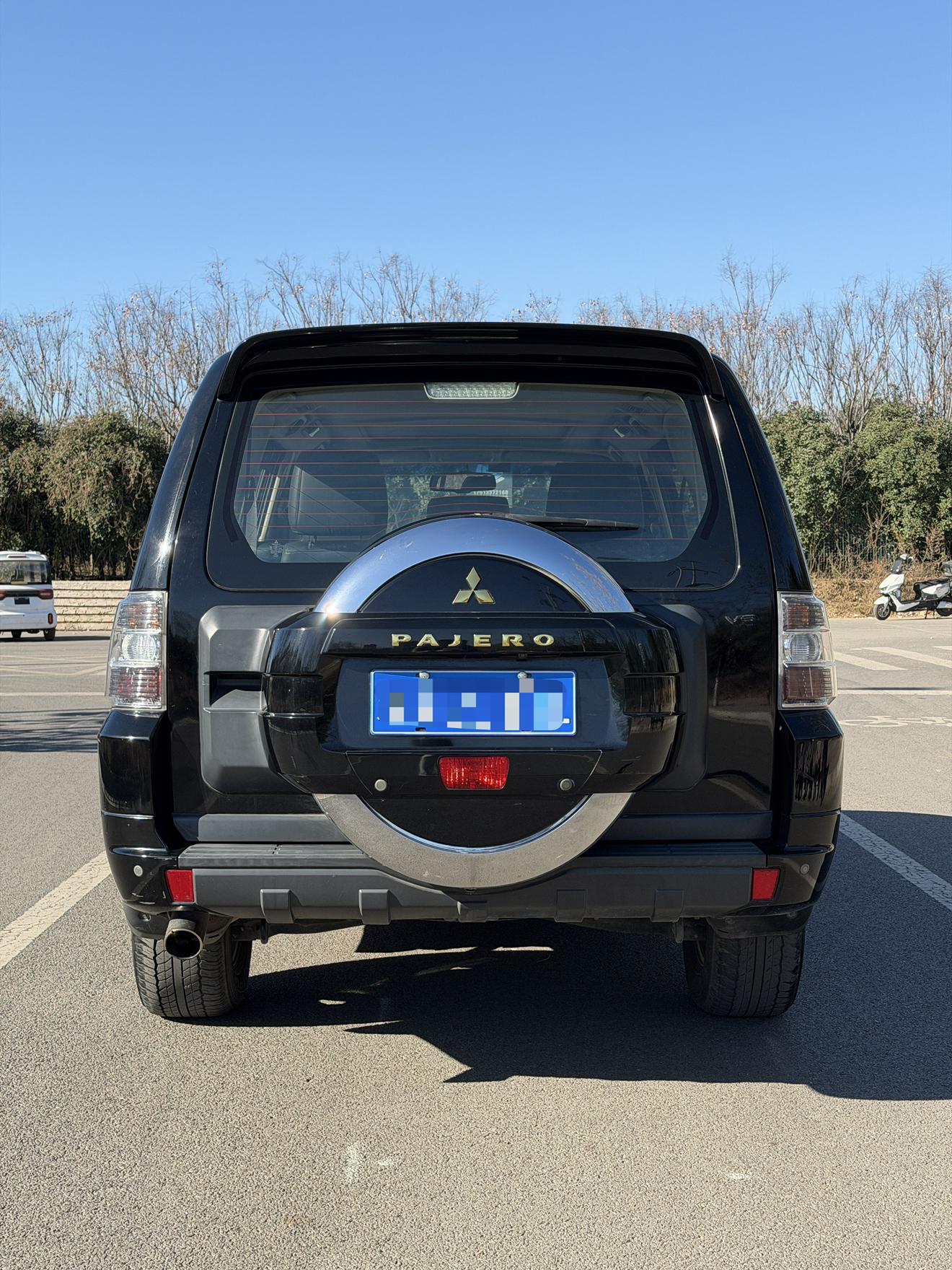 Mitsubishi Pajero 2015 thumb 12