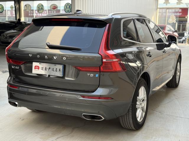 Volvo XC60 2019 thumb 2