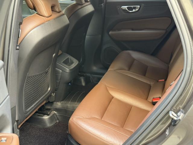 Volvo XC60 2019 thumb 4