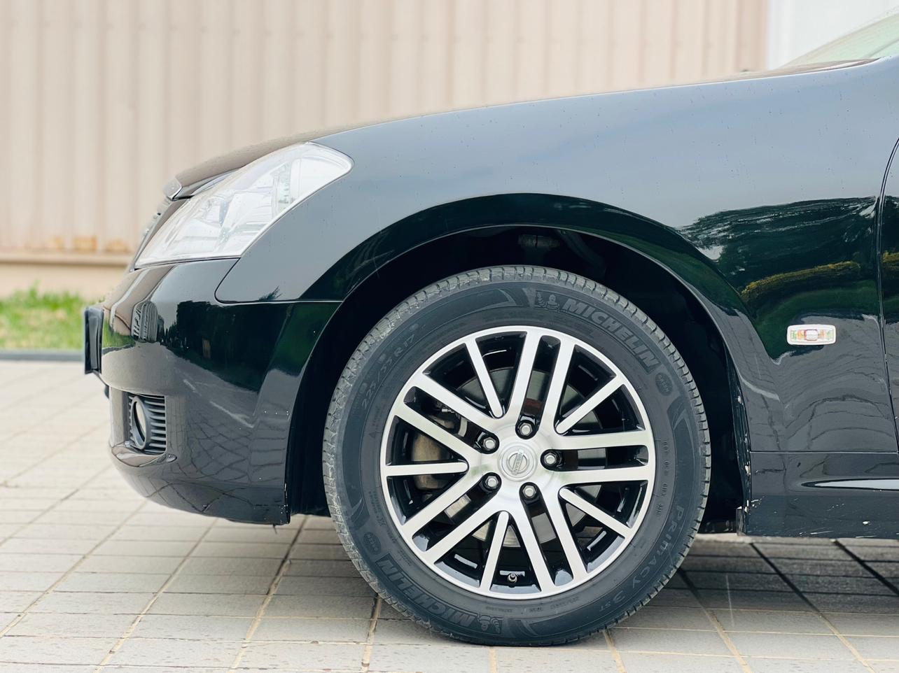 Nissan Feng Ya 2005 thumb 5