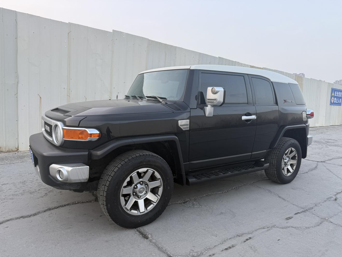Toyota FJ Cruiser 2017 thumb 8