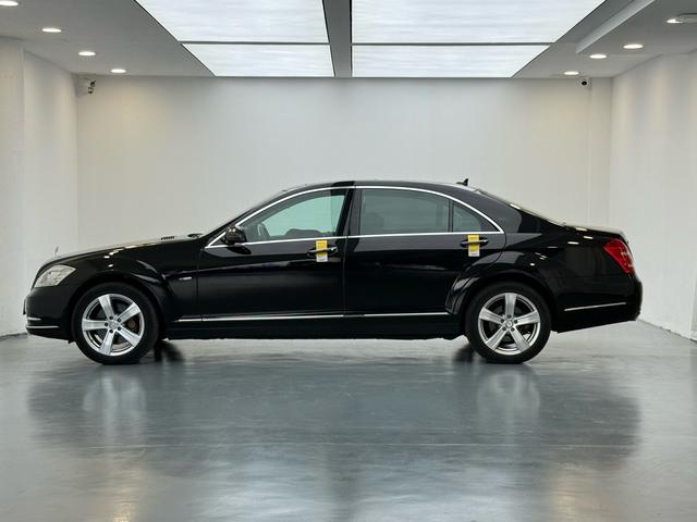 Mercedes-Benz S-Class 2011 thumb 2