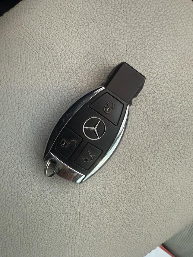 Mercedes-Benz S-Class 2011 thumb 9