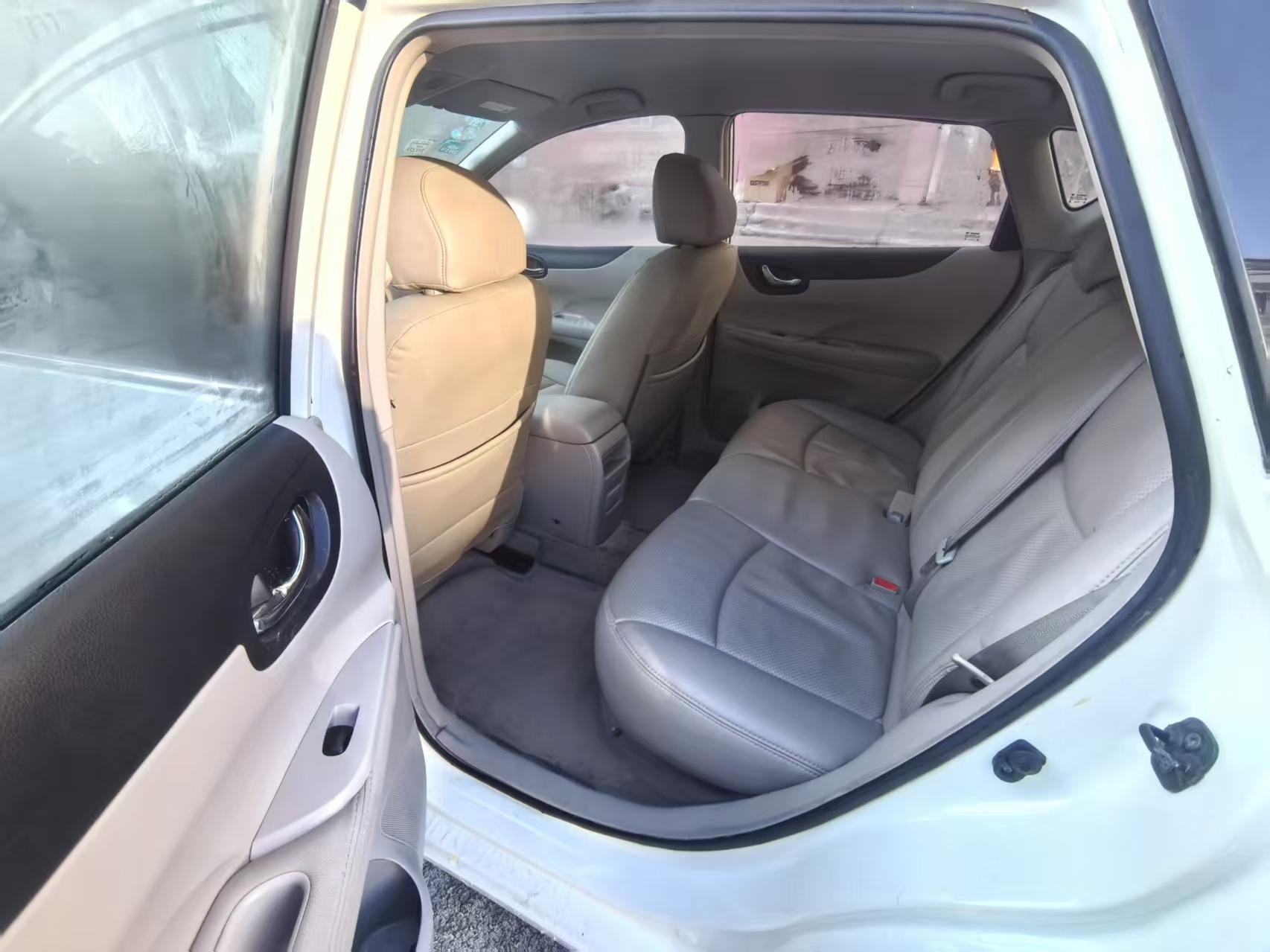 Nissan Tiida 2015 thumb 7