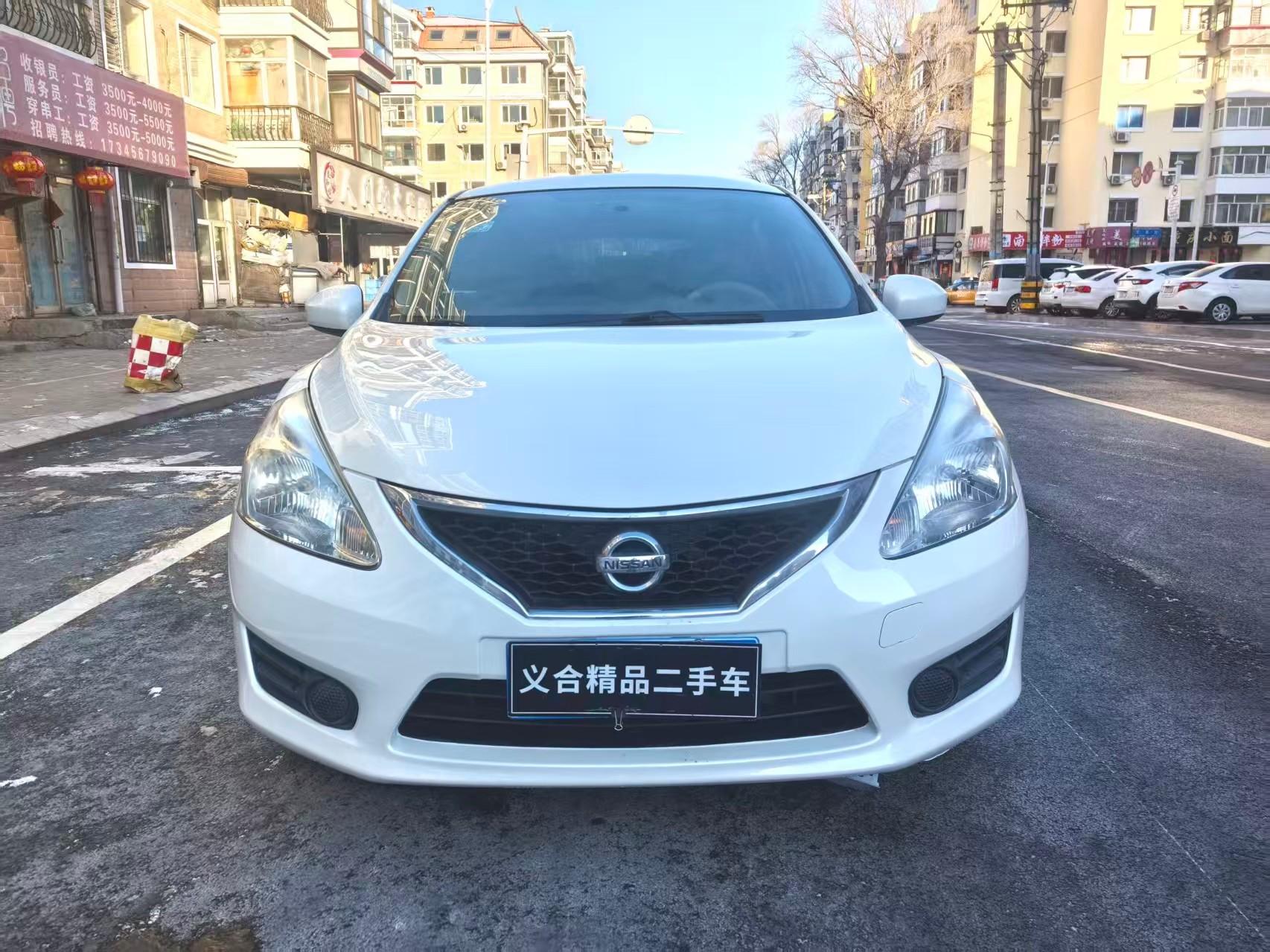 Nissan Tiida 2015 thumb 9