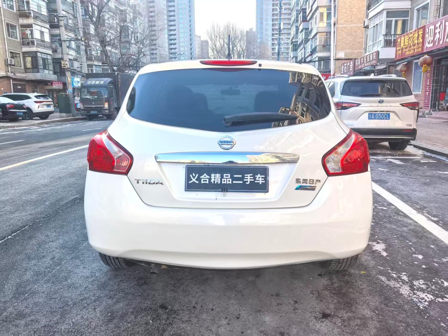 Nissan Tiida 2015 thumb 12
