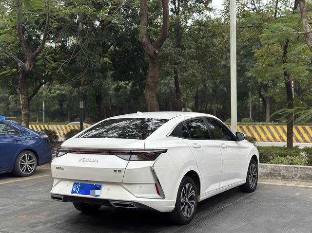 Dongfeng Aeolus Yixuan 2021 thumb 3