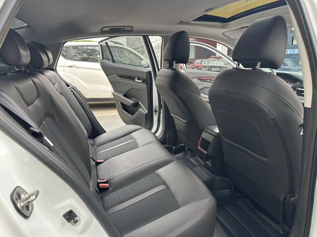 Dongfeng Aeolus Yixuan 2021 thumb 10