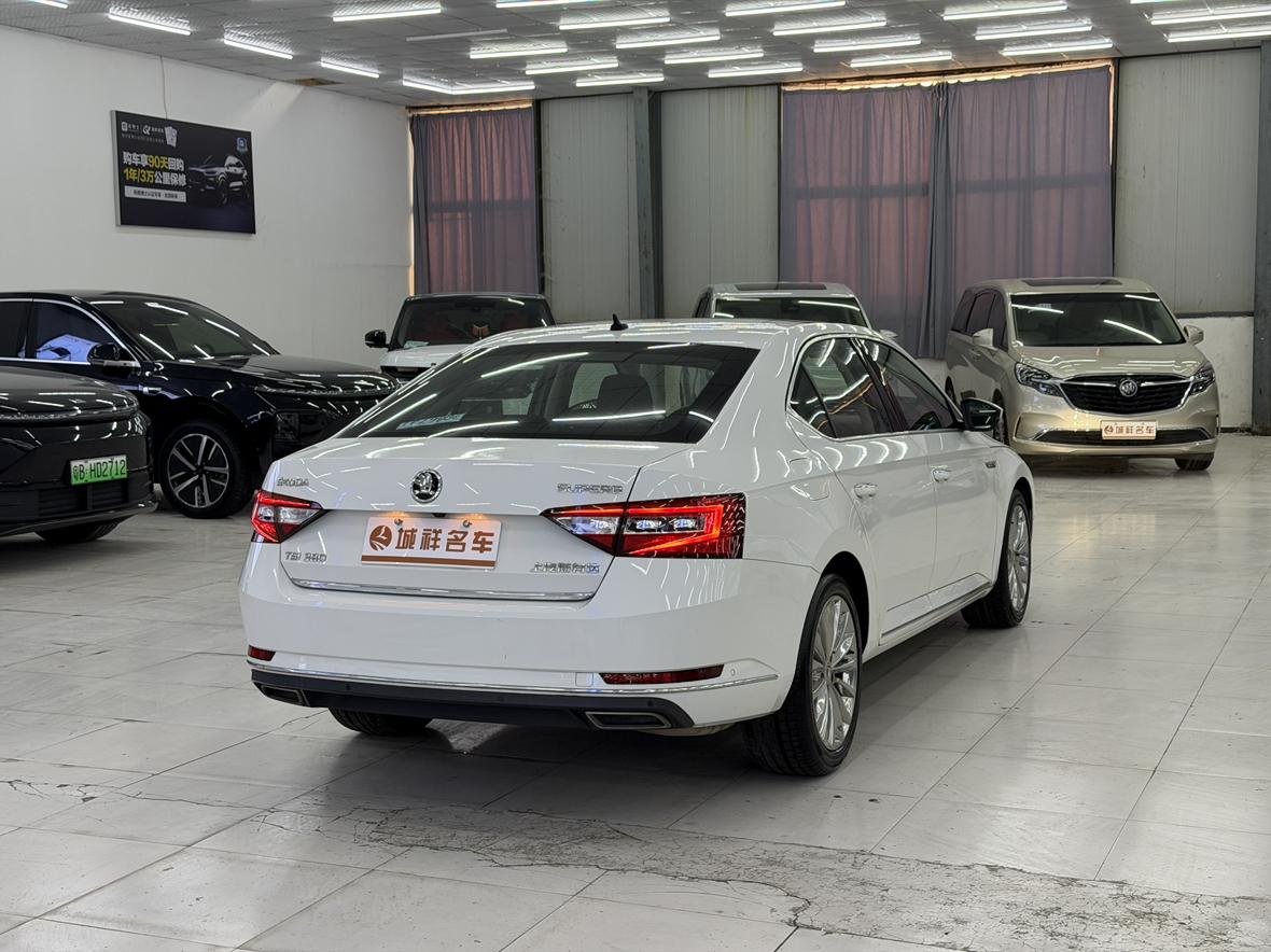 Skoda Superb 2019 thumb 3
