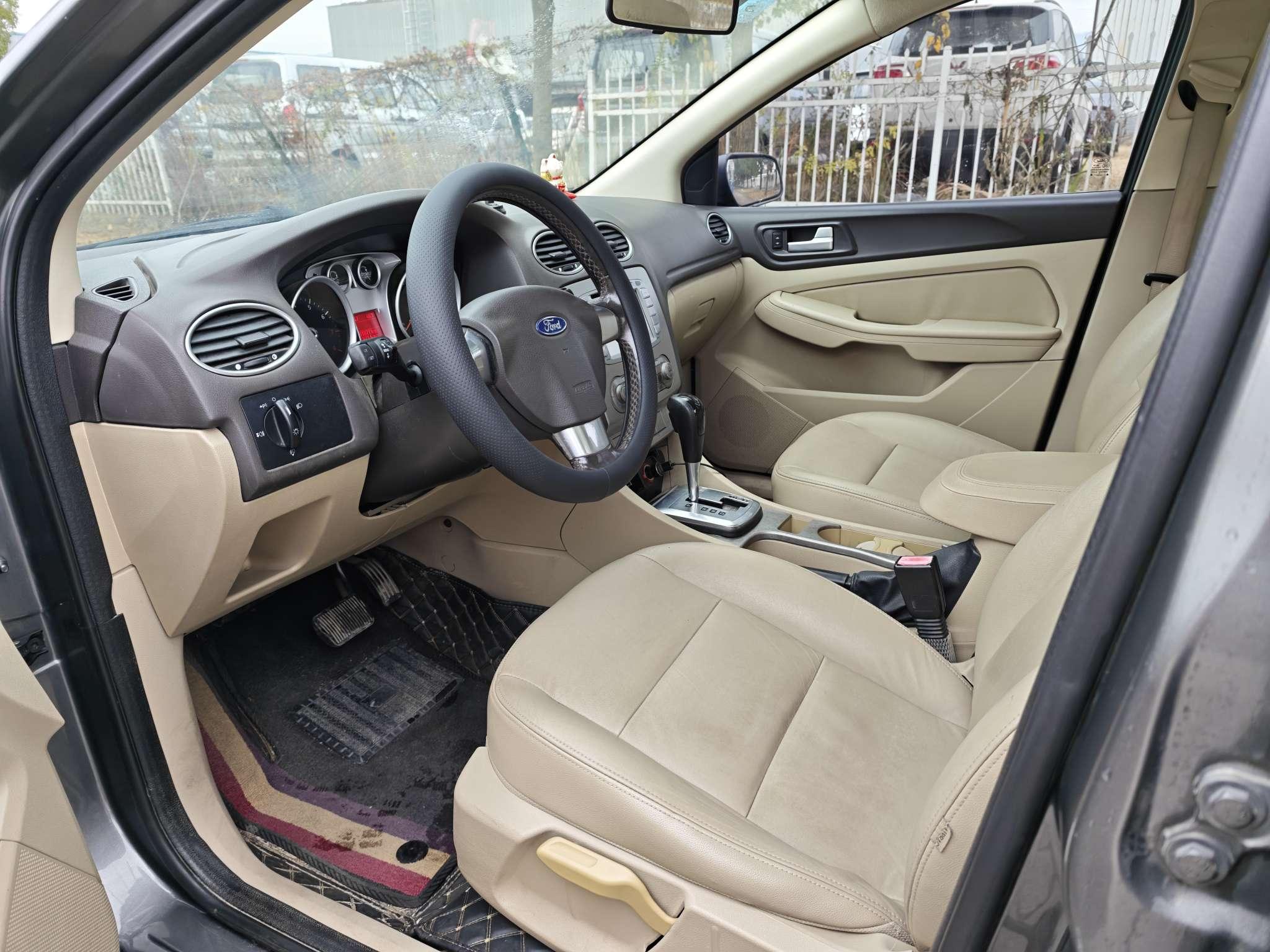 Ford Focus ST 2013 thumb 6