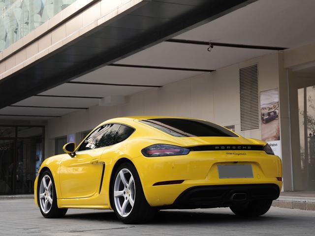 Porsche Cayman 2020 thumb 3