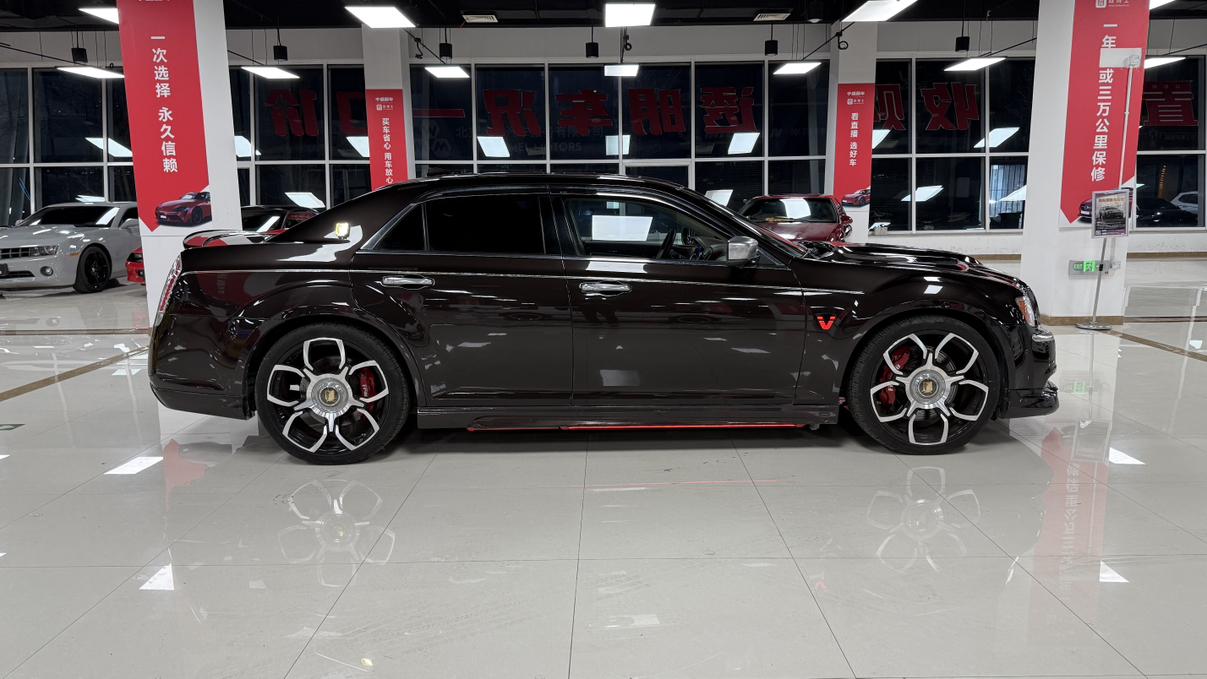 Chrysler 300C 2013 thumb 5