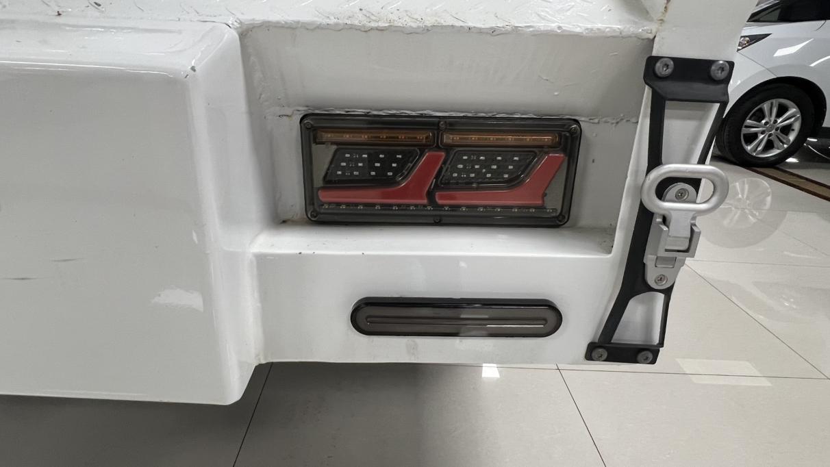 Chevrolet Suo Luo De 2011 thumb 8