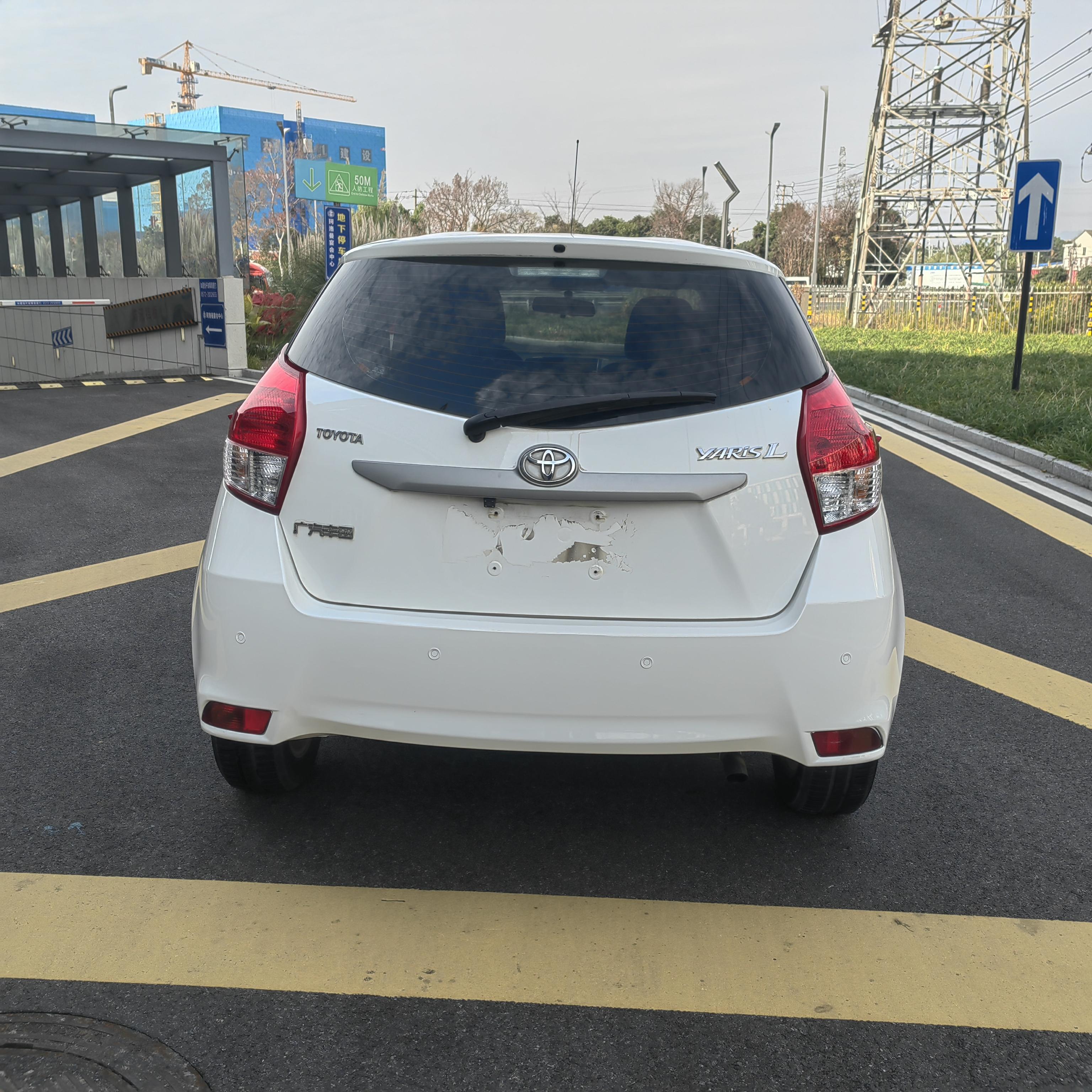 Toyota Yaris 2014 thumb 3