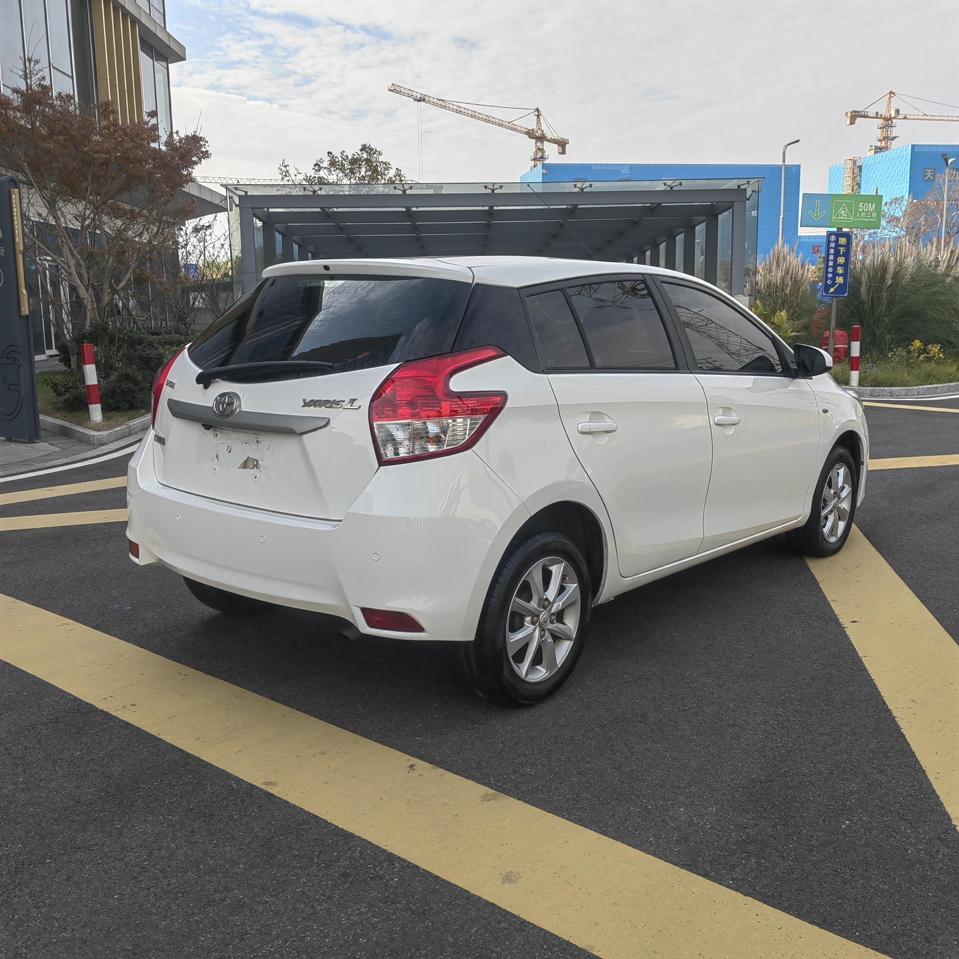 Toyota Yaris 2014 thumb 4
