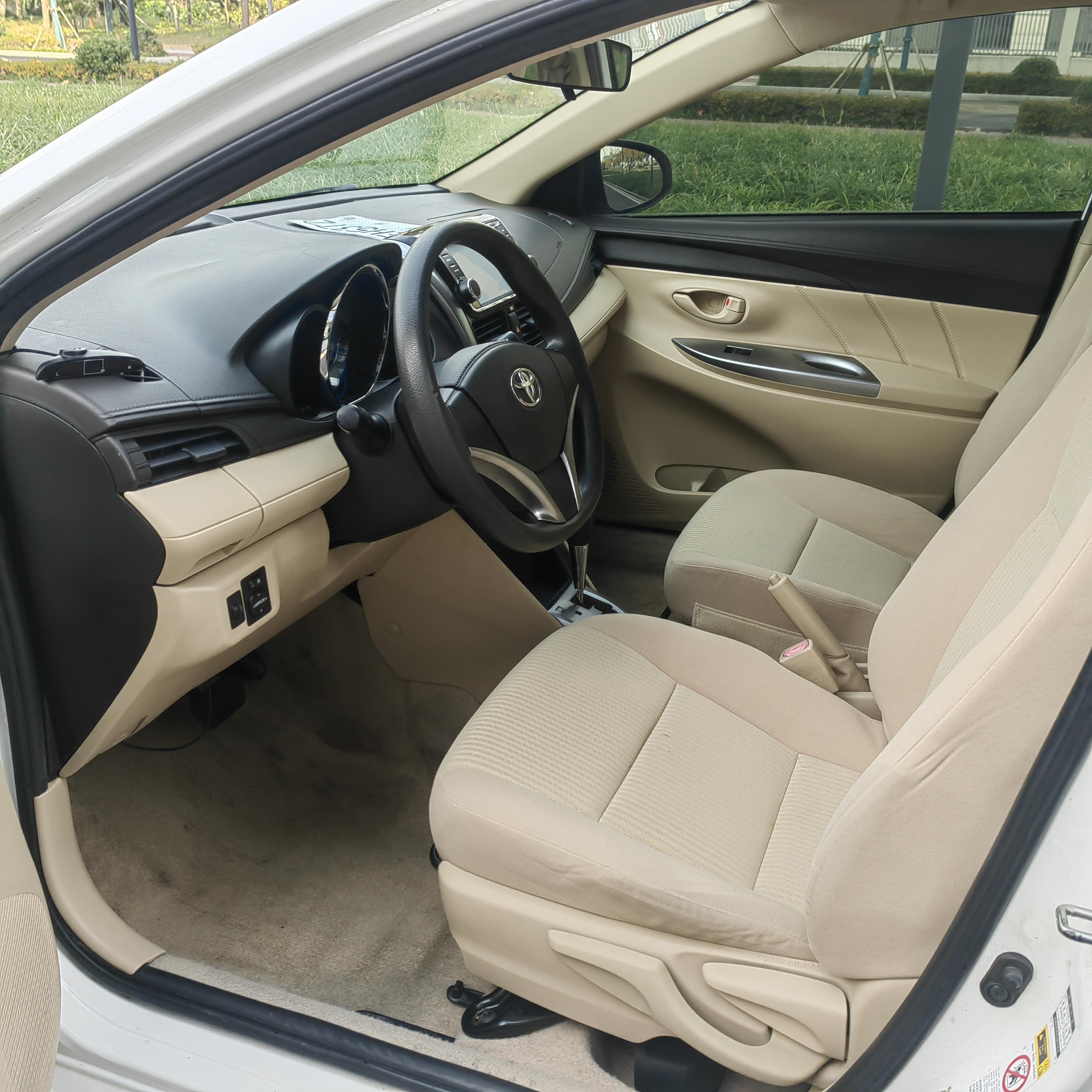 Toyota Yaris 2014 thumb 6