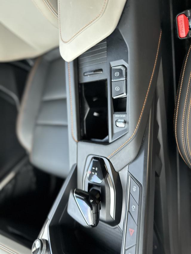Lynk & Co 06 EM-P 2021 thumb 12