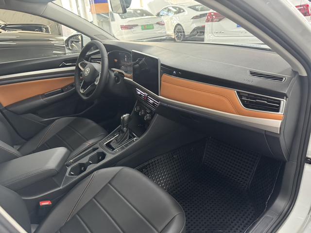 Volkswagen Bora 2023 thumb 5