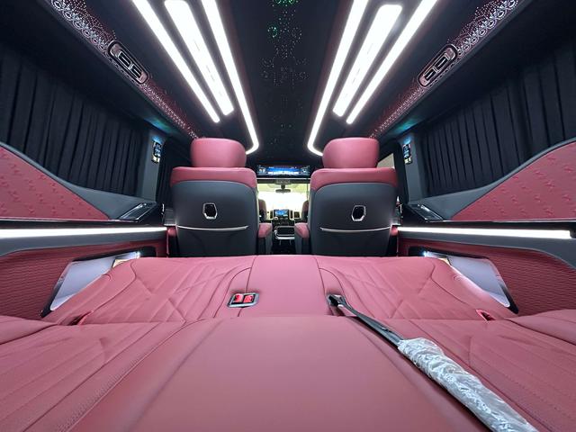 Toyota HiAce 2024 thumb 8