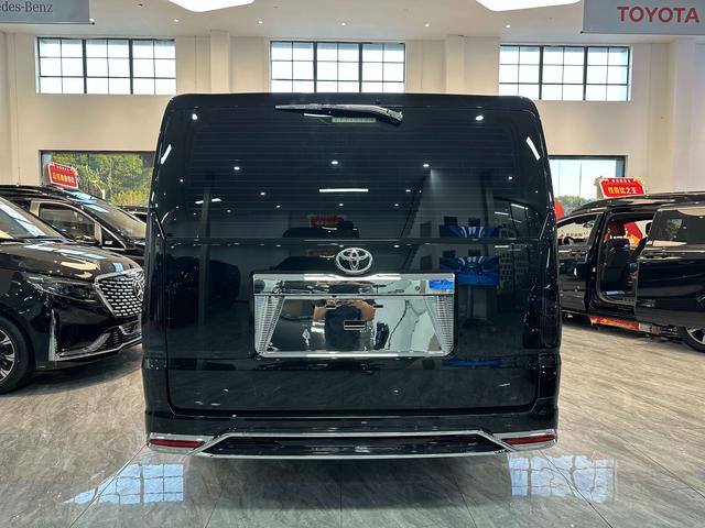 Toyota HiAce 2024 thumb 11