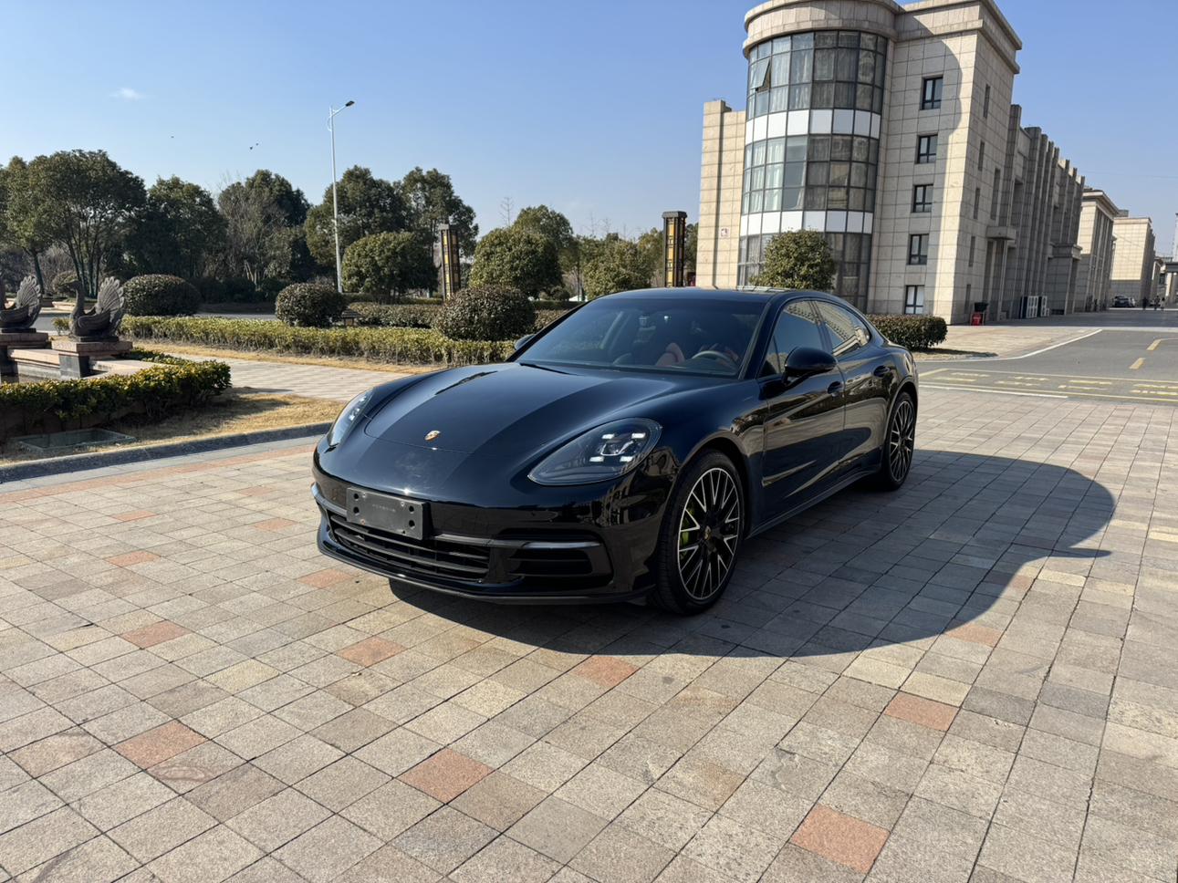 Porsche Panamera 2018 thumb 8