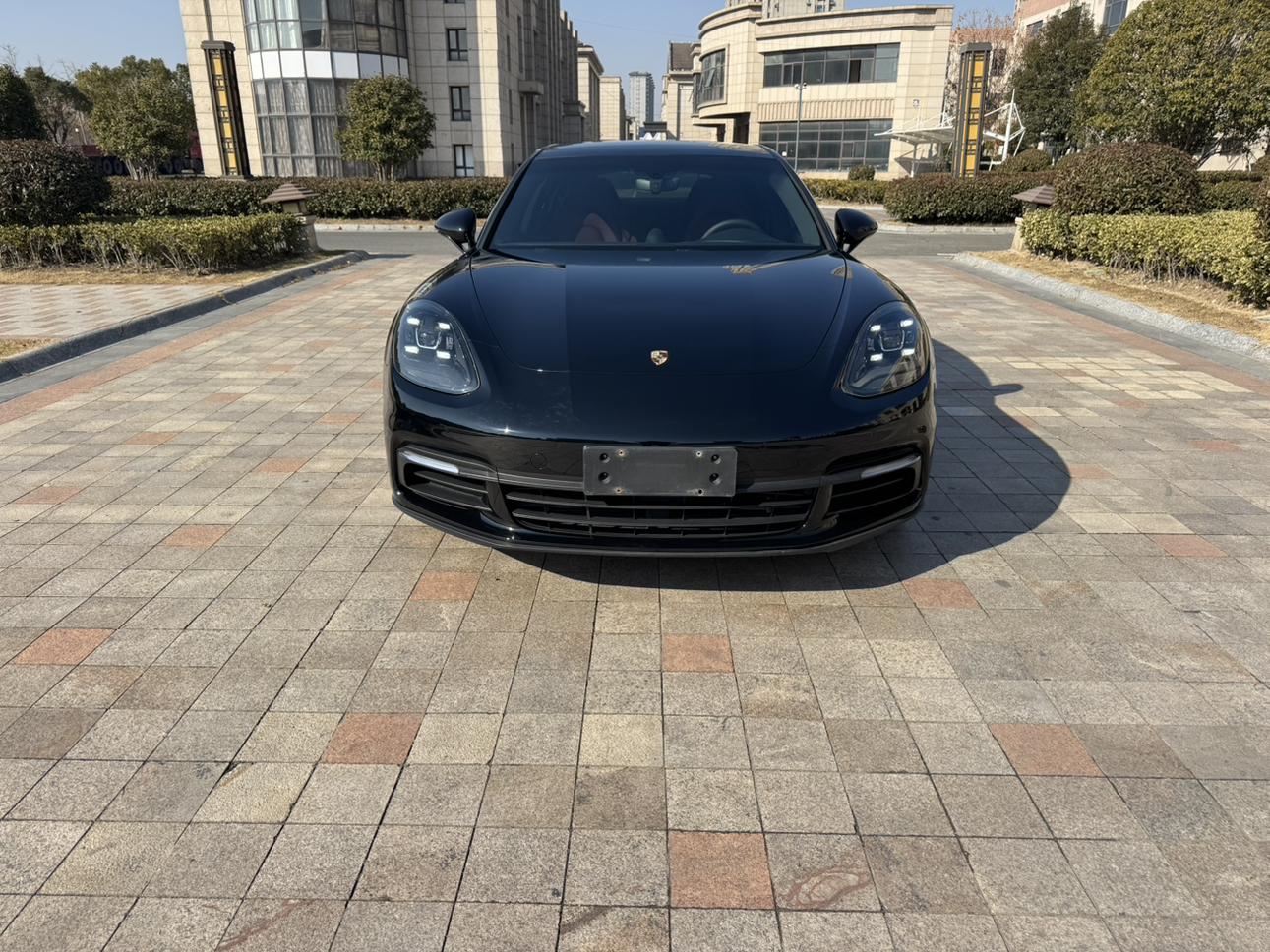 Porsche Panamera 2018 thumb 9