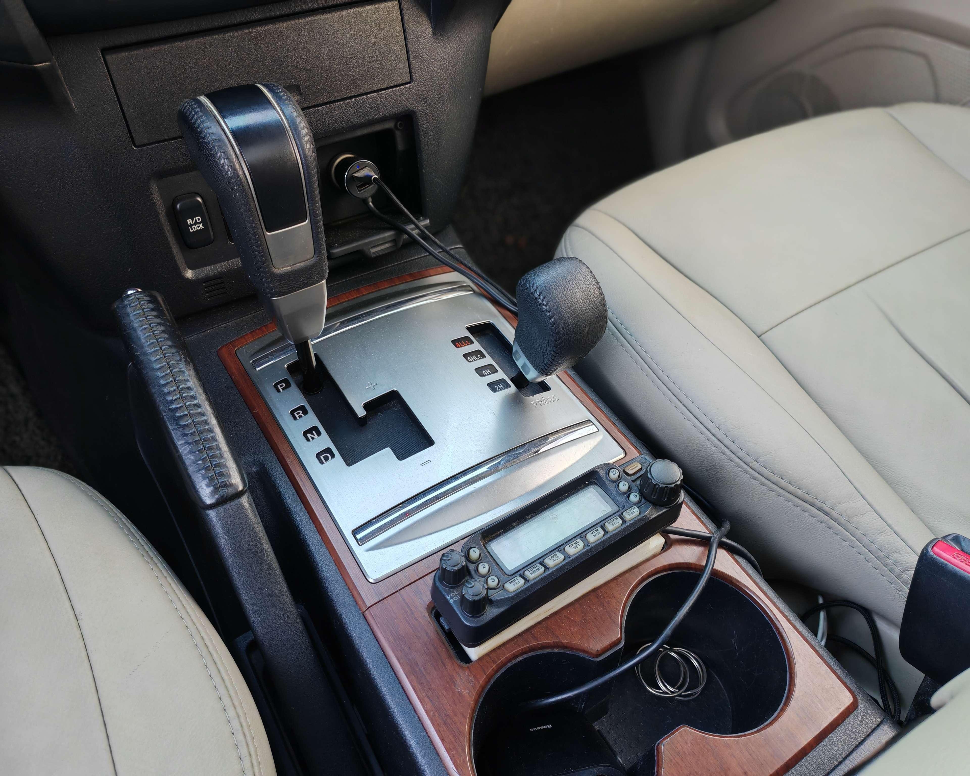 Mitsubishi Pajero 2012 thumb 11