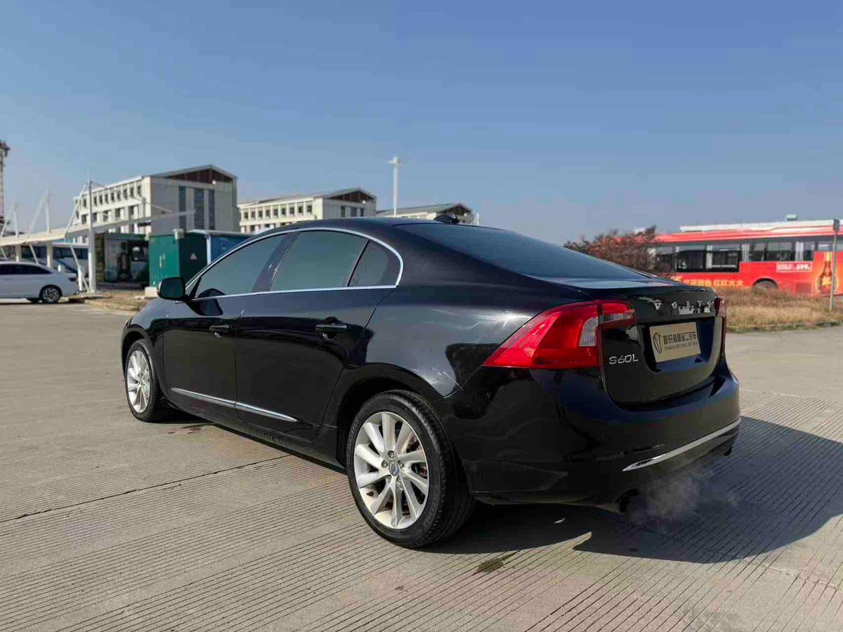 Volvo S60 2016 thumb 2