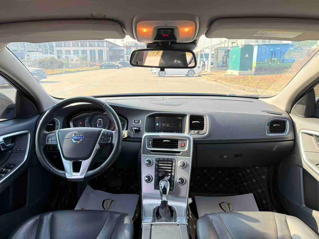Volvo S60 2016 thumb 5