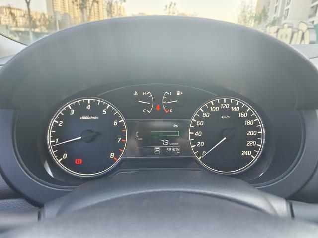Nissan Tiida 2021 thumb 4