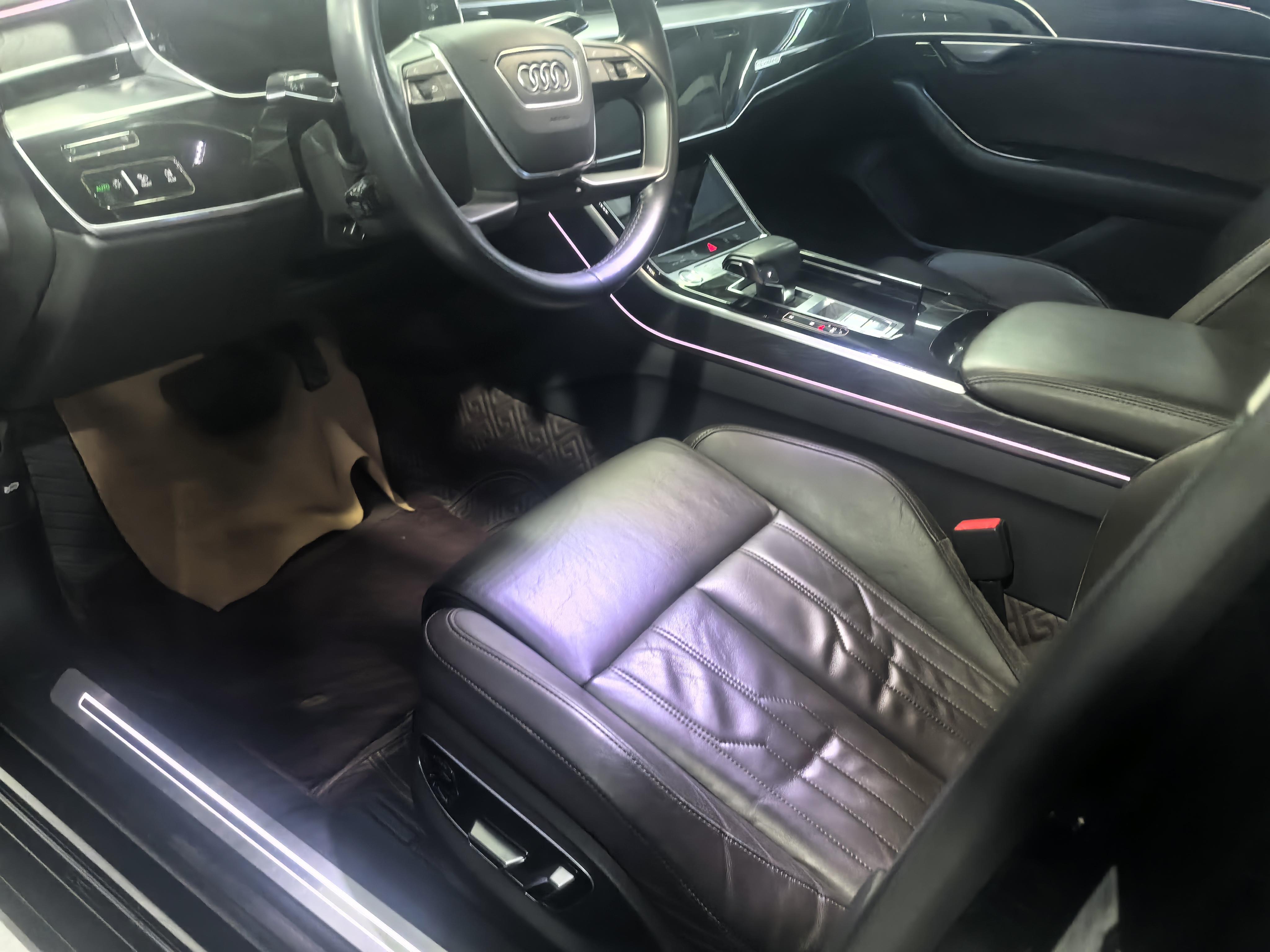 Audi A8 2020 thumb 8