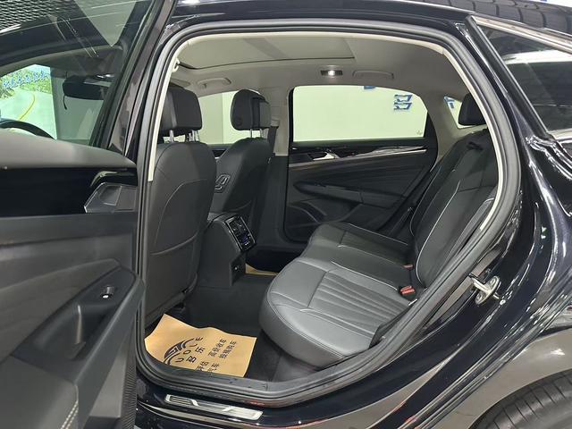 Volkswagen Passat 2024 thumb 3
