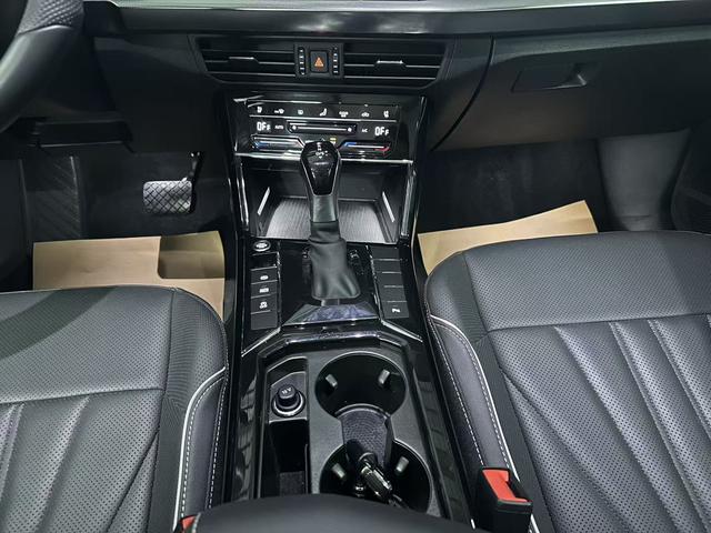 Volkswagen Passat 2024 thumb 9