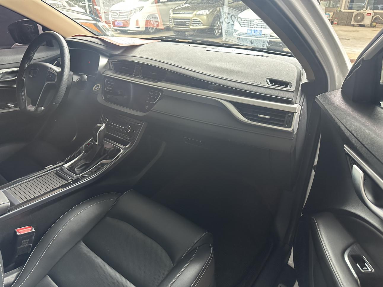Geely Emgrand 2018 thumb 4