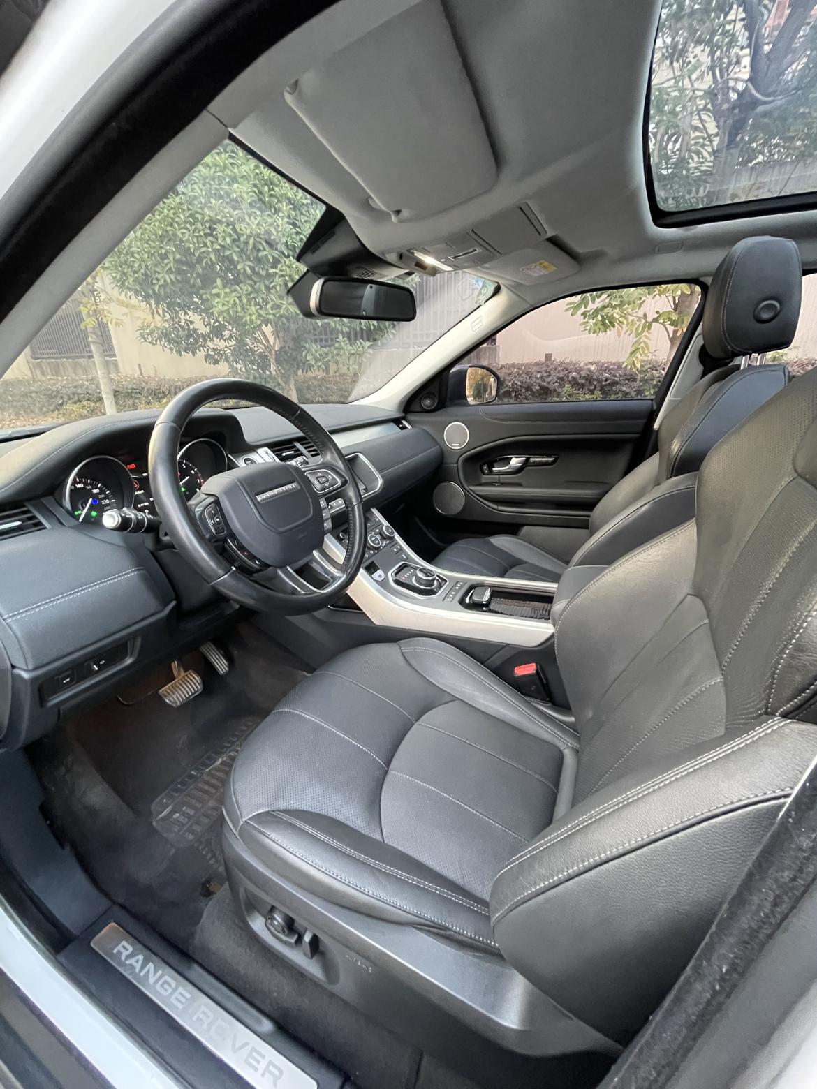 Land Rover Range Rover Velar 2018 thumb 8