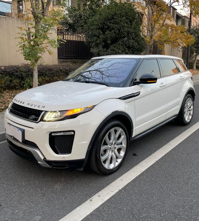 Land Rover Range Rover Velar 2018 thumb 10