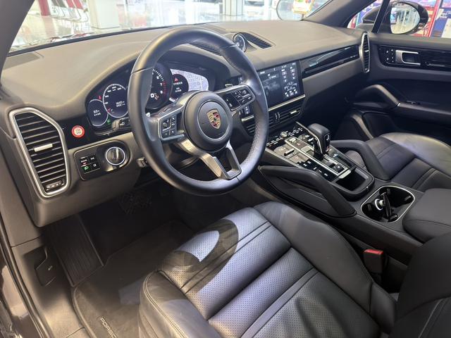 Porsche Cayenne 2019 thumb 3