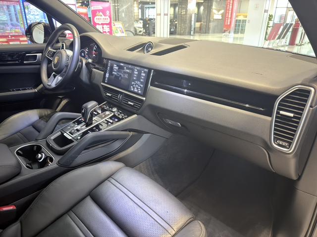 Porsche Cayenne 2019 thumb 10