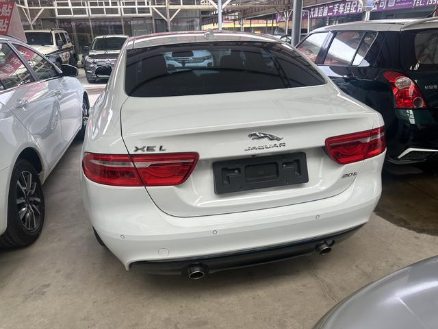 Jaguar XE 2019 thumb 5