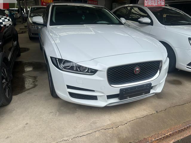 Jaguar XE 2019 thumb 7