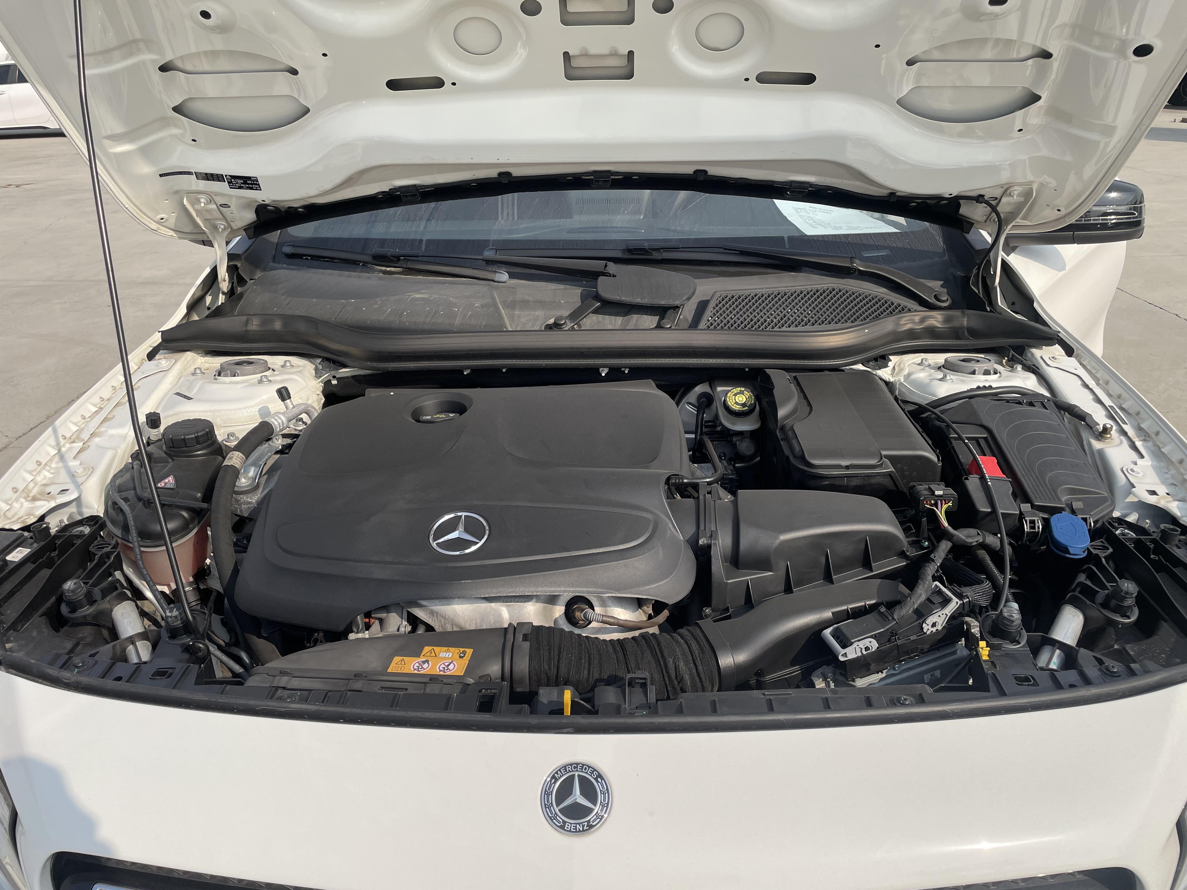 Mercedes-Benz GLA 2018 thumb 4