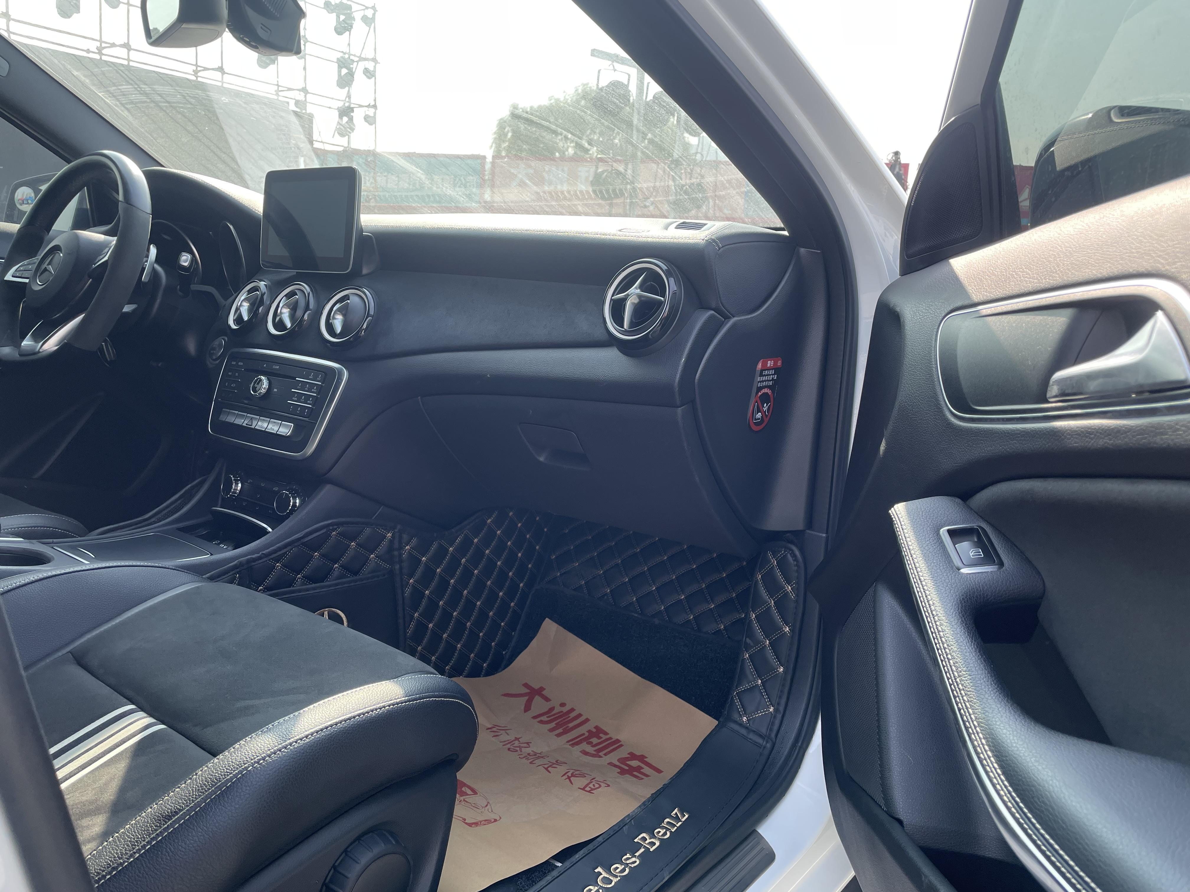 Mercedes-Benz GLA 2018 thumb 5