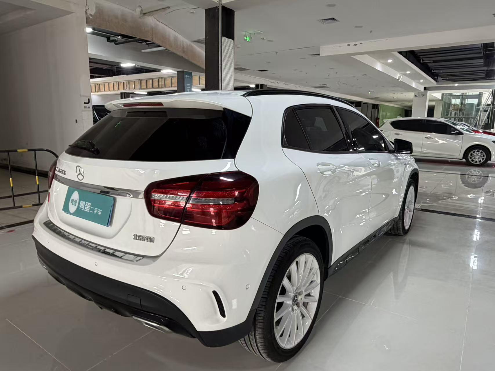 Mercedes-Benz GLA 2018 thumb 12