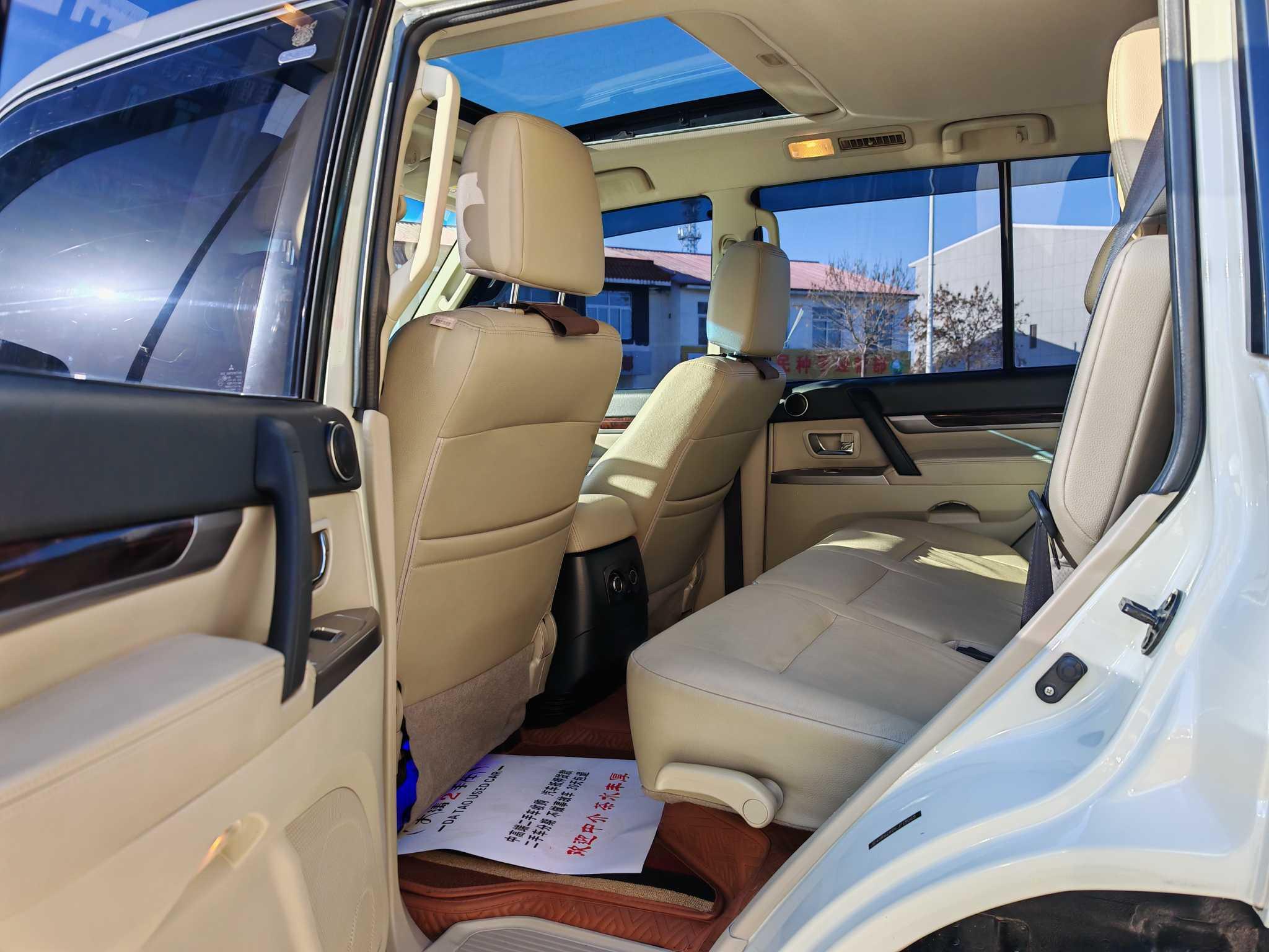 Mitsubishi Pajero 2021 thumb 7