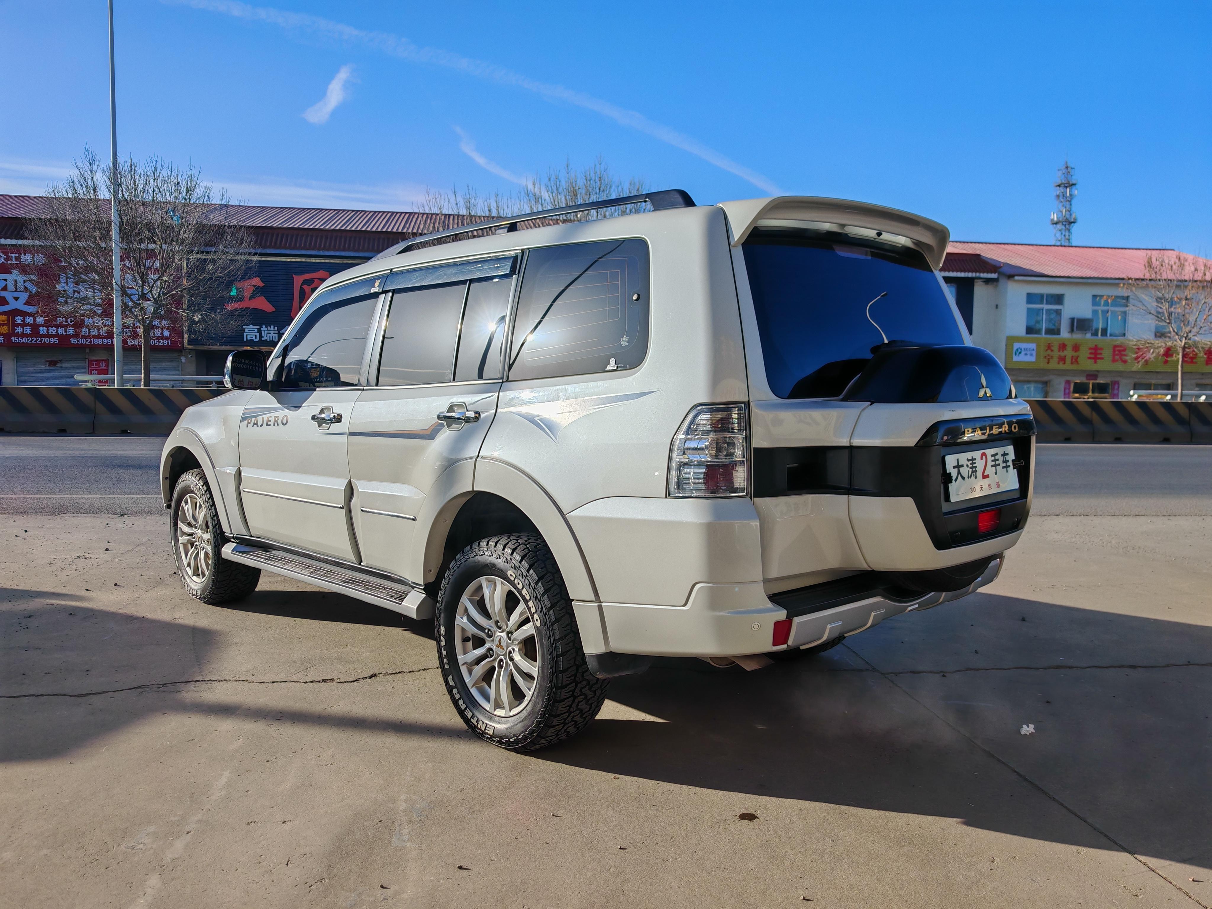 Mitsubishi Pajero 2021 thumb 12