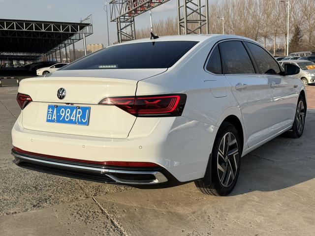 Volkswagen Sagitar 2023 thumb 2
