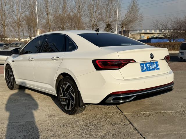 Volkswagen Sagitar 2023 thumb 3