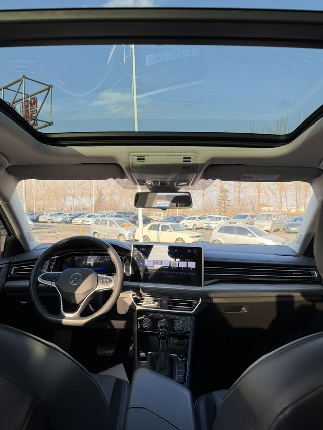Volkswagen Sagitar 2023 thumb 11