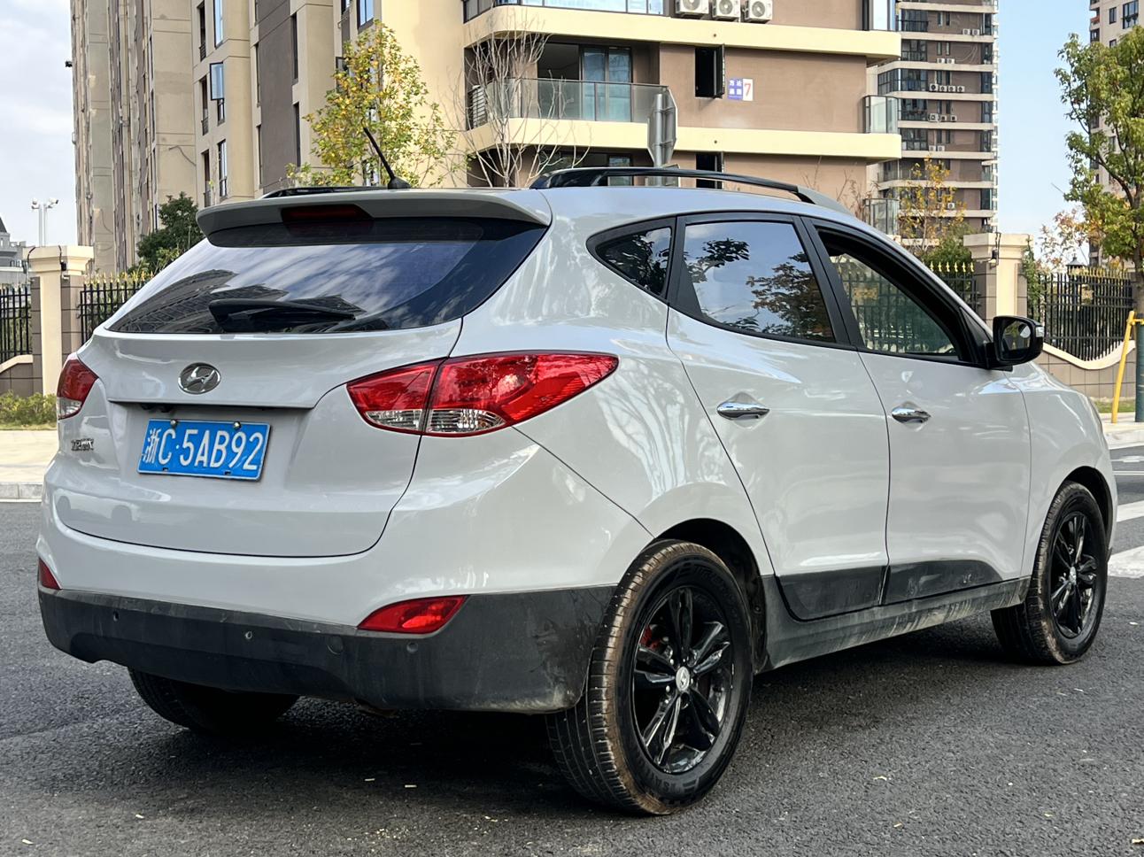 Hyundai ix35 2013 thumb 5