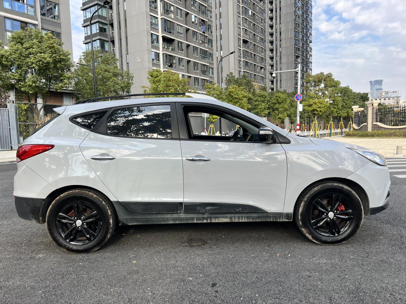 Hyundai ix35 2013 thumb 6